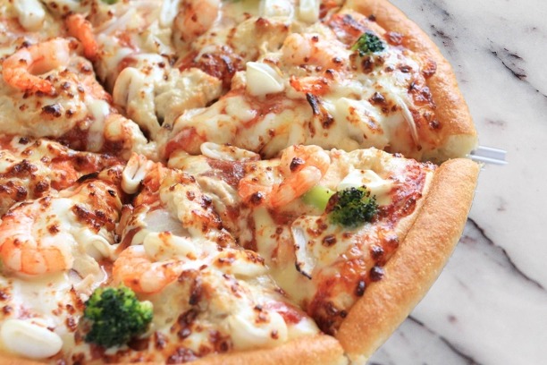 Shrimp Pizza - بيتزا الربيان